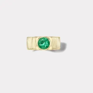 1.5ct Round Emerald Pleated Solitaire Band