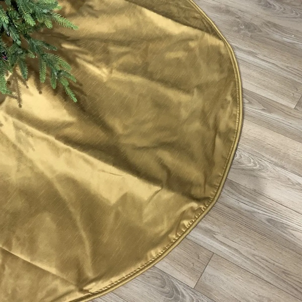 Golden Tree Skirt