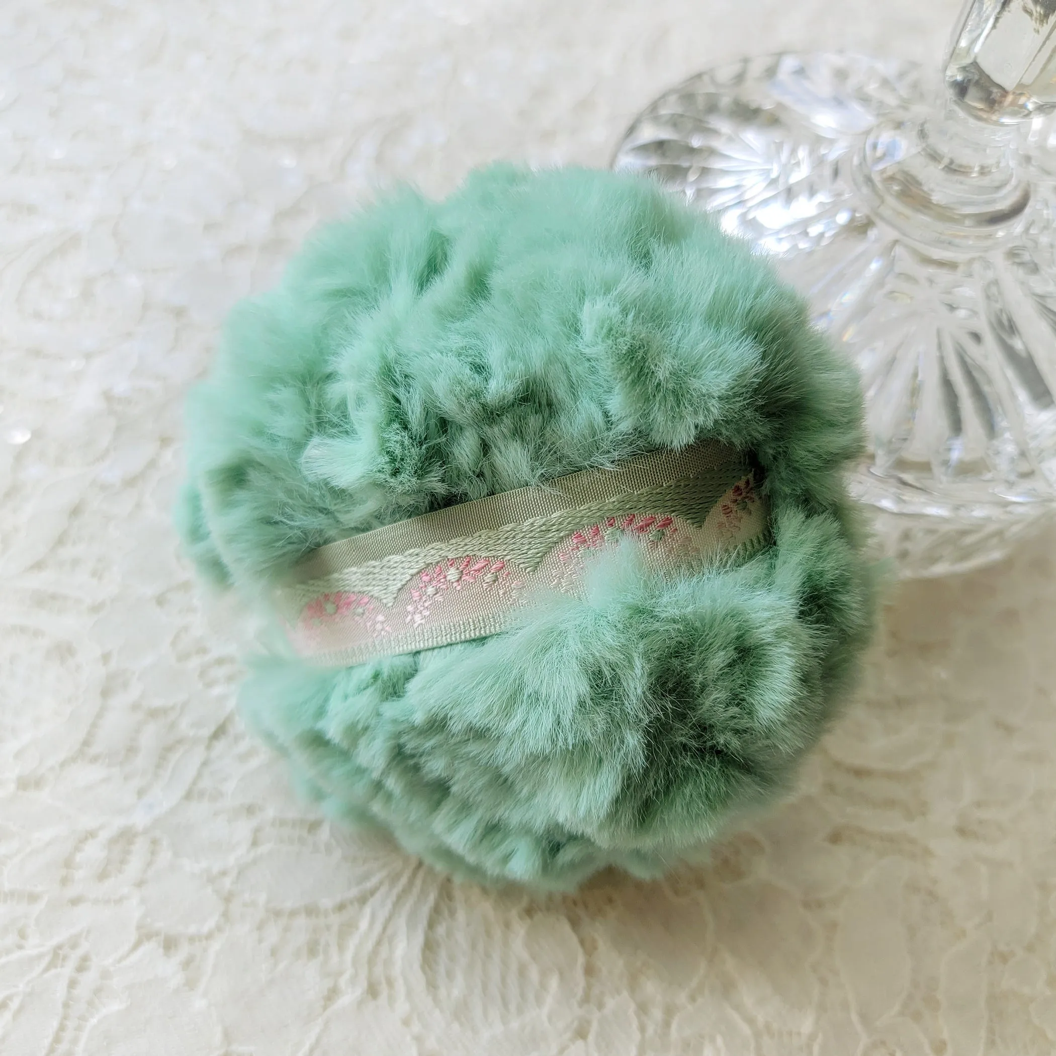 JADE GREEN Powder Puff, 4 inch