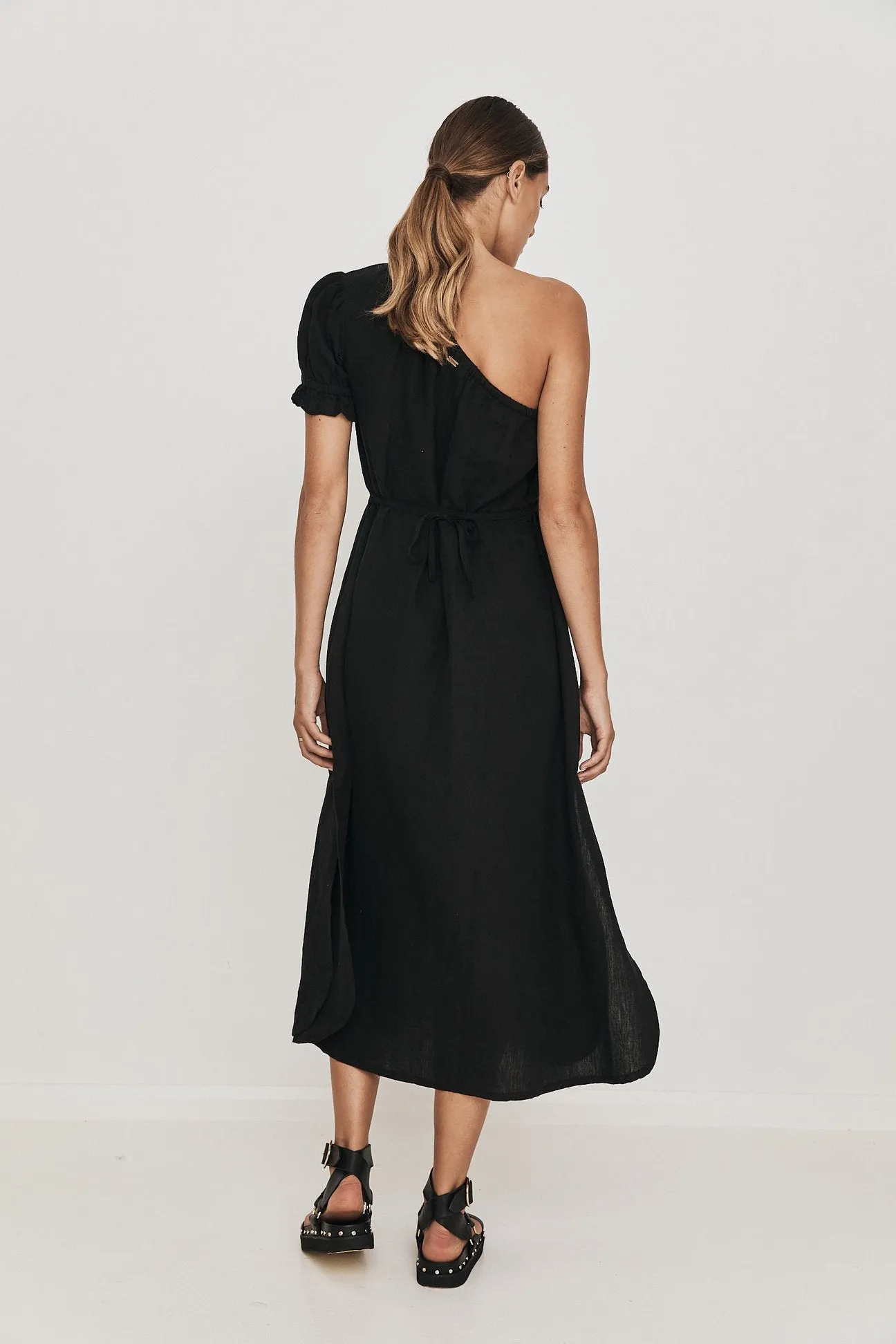 Mara Gown in Black