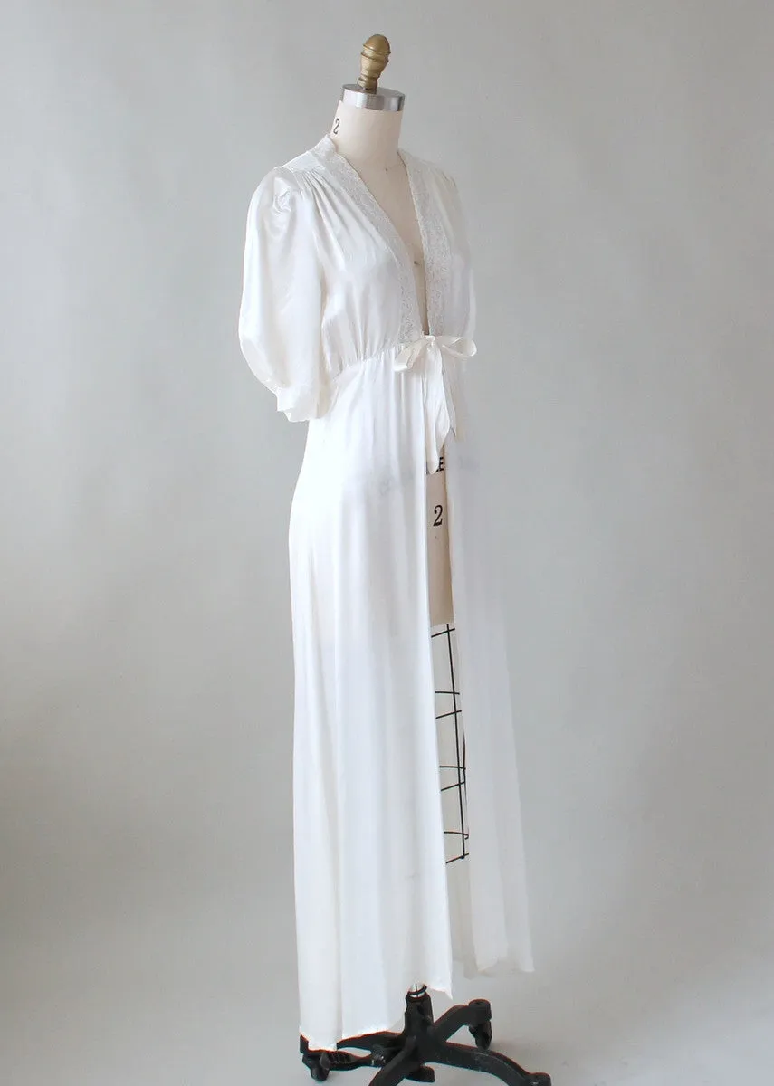 Vintage 1940s White Rayon and Lace Robe