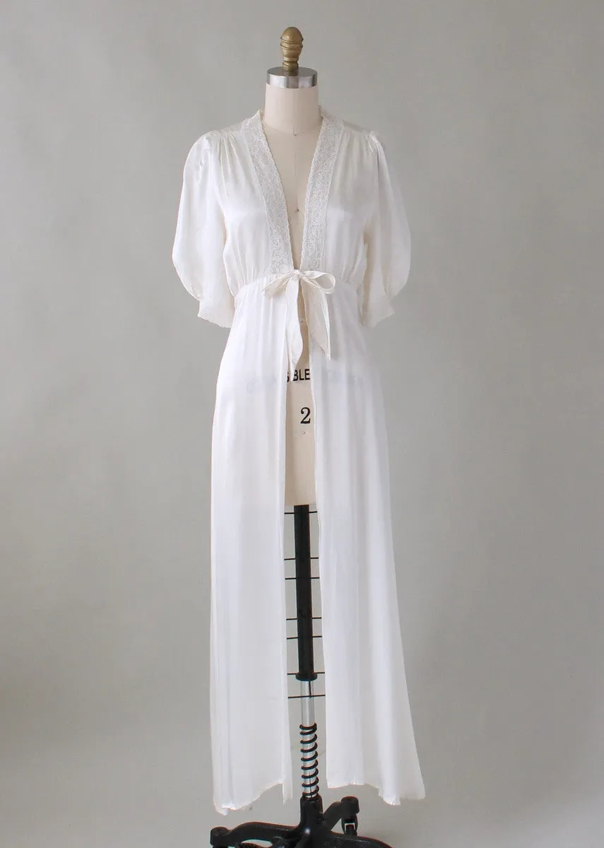 Vintage 1940s White Rayon and Lace Robe