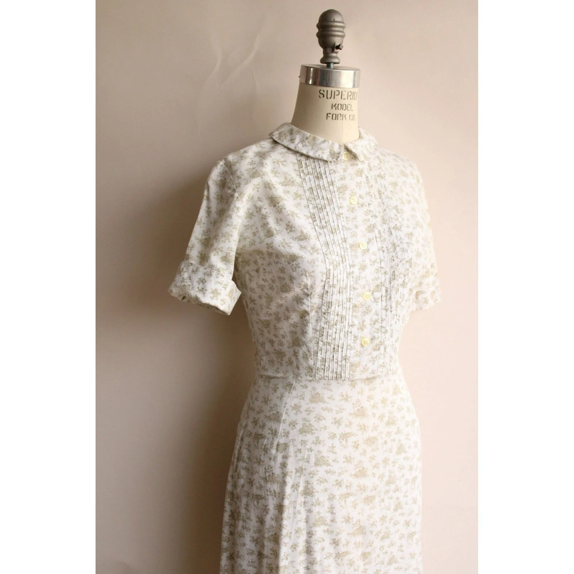 Vintage 1960s Green Toile Floral Print Cotton Dress